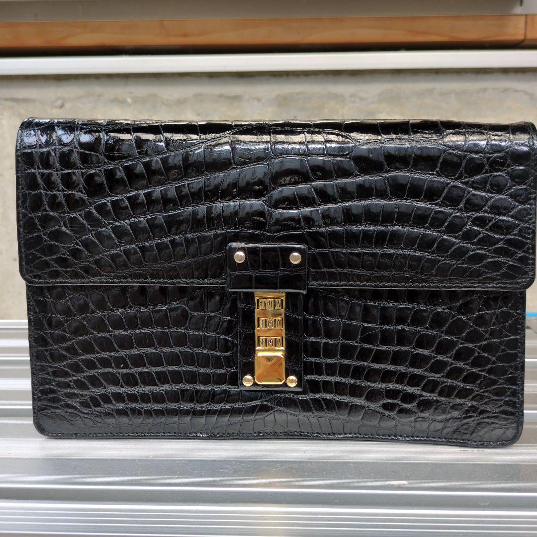 クロコダイルレザー ブラックセカンドバッグ