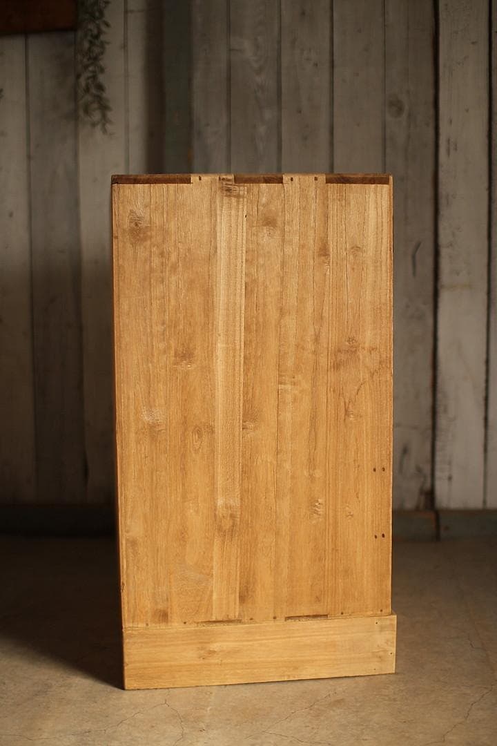 古い小ぶりな木枠のガラス戸棚×小引き出し3杯