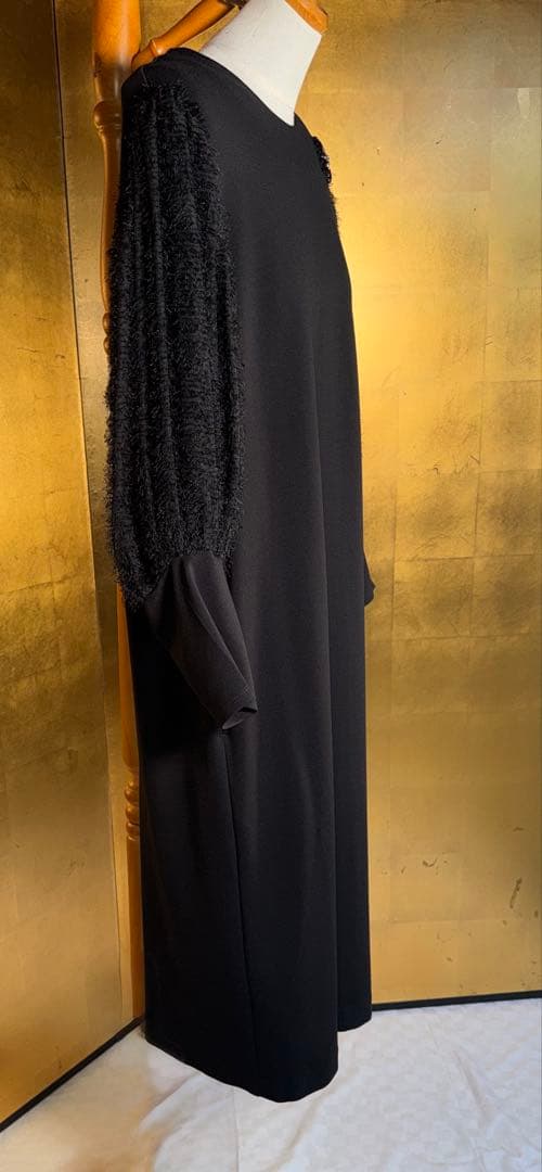 【スーパービューティ】新品タグ付き定価22,000円ストレッチワンピース42