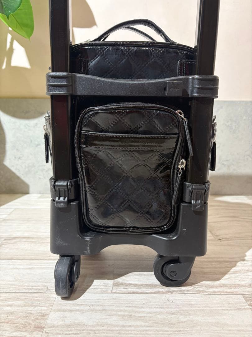 スワニー　ロック付きキャリーケース