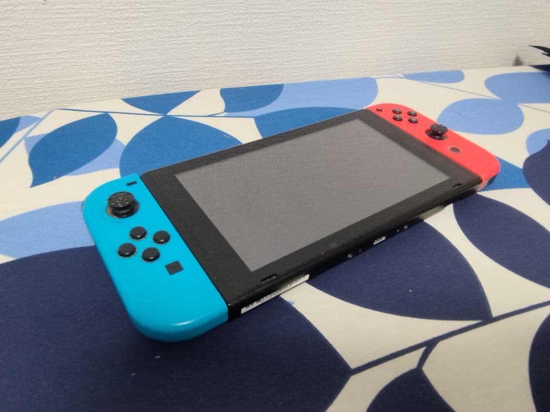 Nintendo Switch 本体 青と赤ジョイコン　ジャンク品