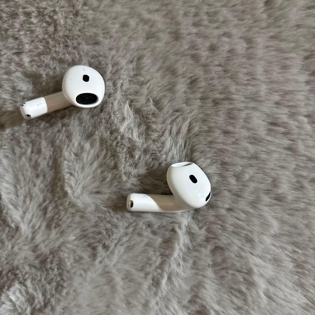 AirPods4 ノイズキャンセリング非搭載 ケース付き