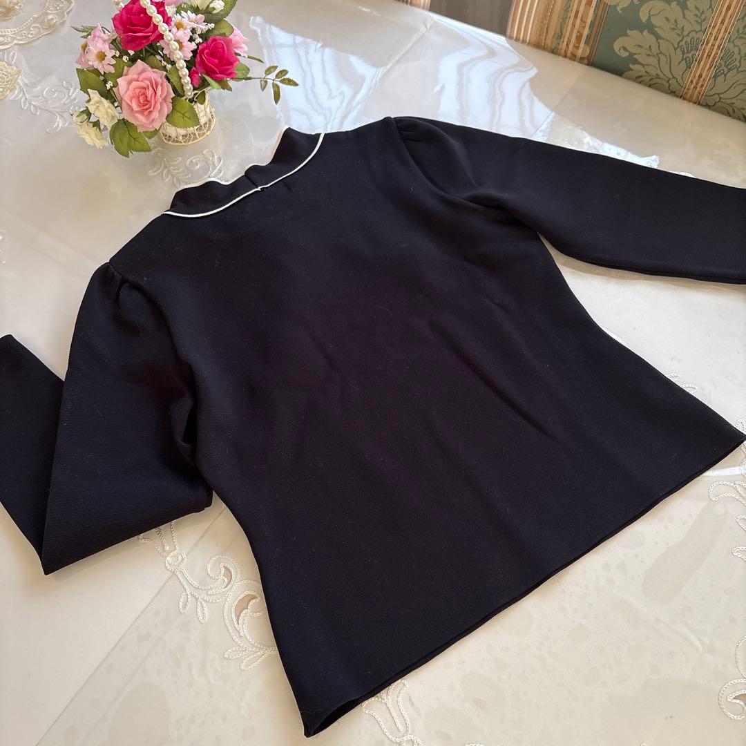 エムズグレイシー　モノトーン襟元ボウタイ　アクセントお花モチーフ　38