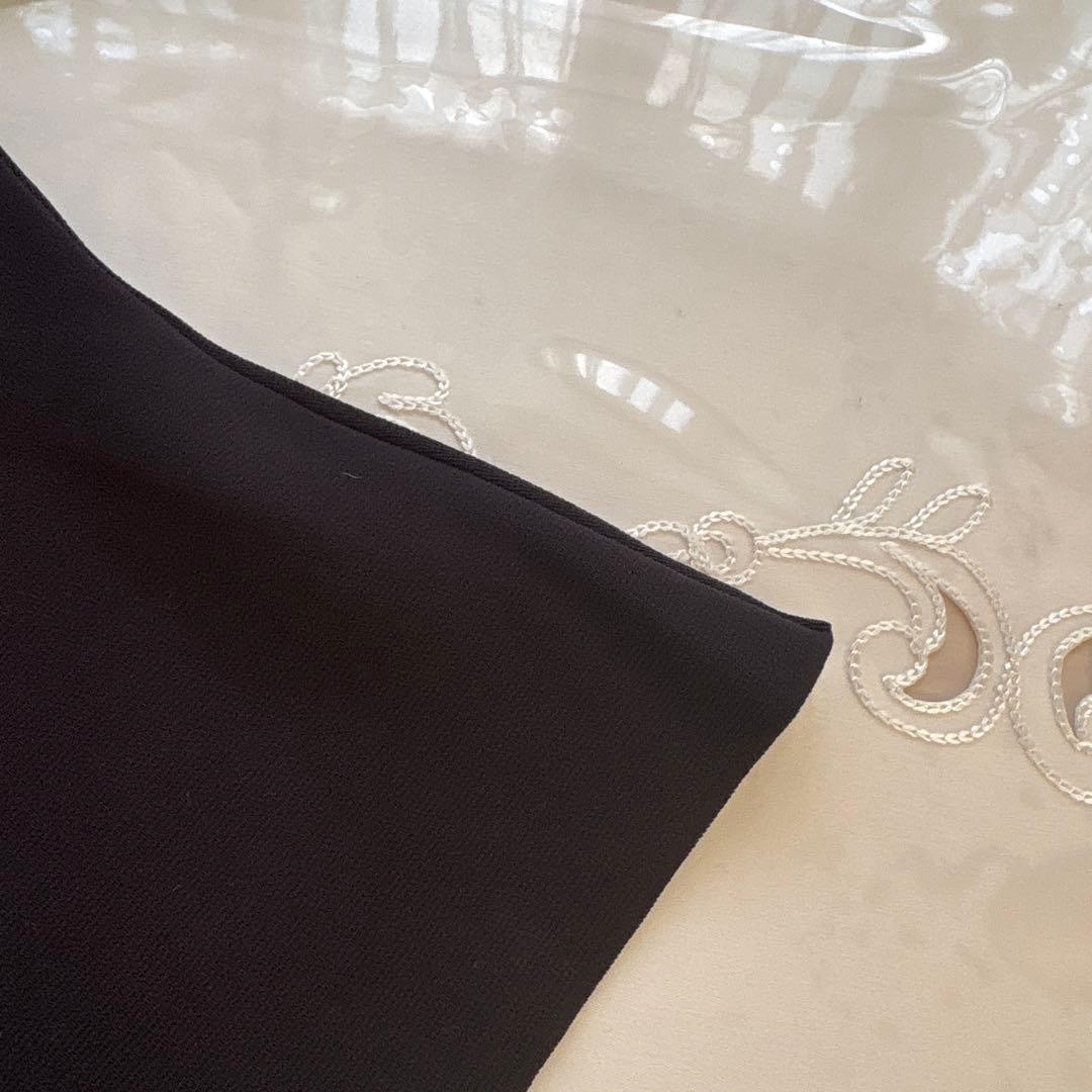 エムズグレイシー　モノトーン襟元ボウタイ　アクセントお花モチーフ　38