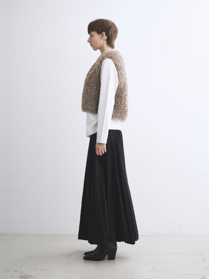 2025年AW極美品タグ付き新品未使用スリードッツウェイビーファーショートジレ