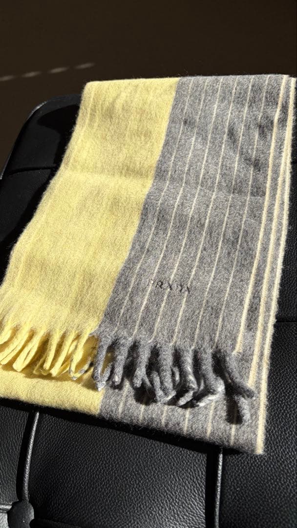 PRADA プラダ　イエロー グレー ストライプ マフラー