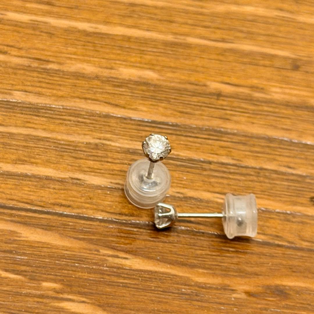 ダイヤモンドピアス プラチナ 0.4カラット Hカラー SIクラスGOODカット