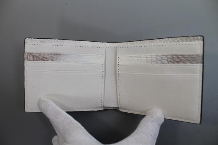 【専用】クロコダイル 財布 二つ折り 本物 ヒマラヤ 内側にもヒマラヤ