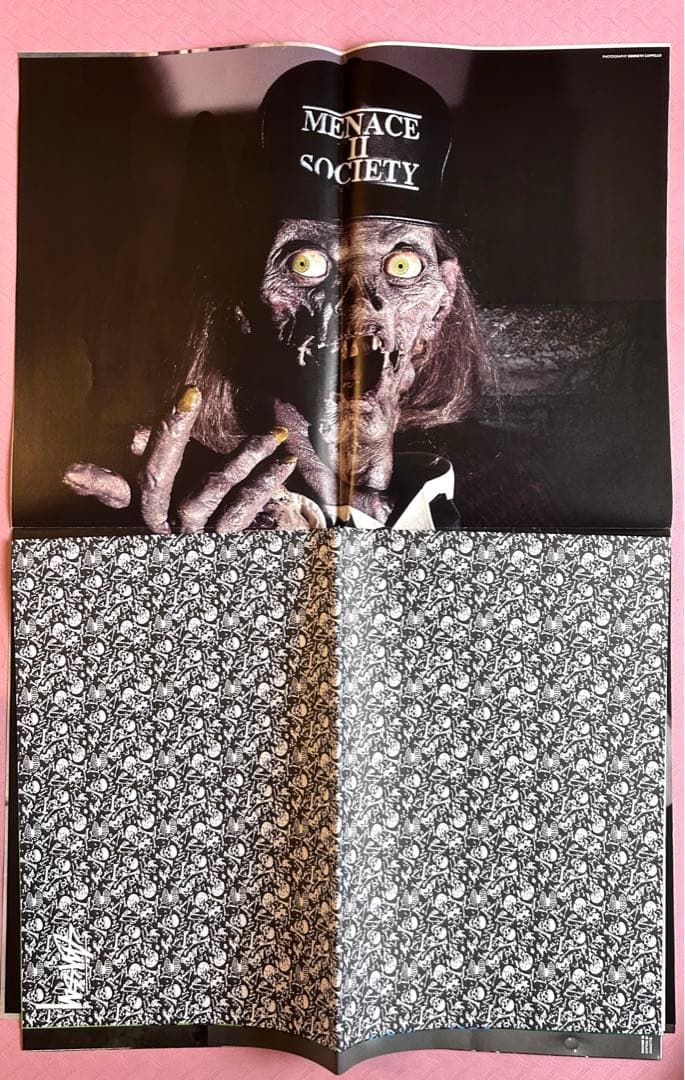 【Supreme激レアポスター付き】SNEEZE MAGAZINE No. 22