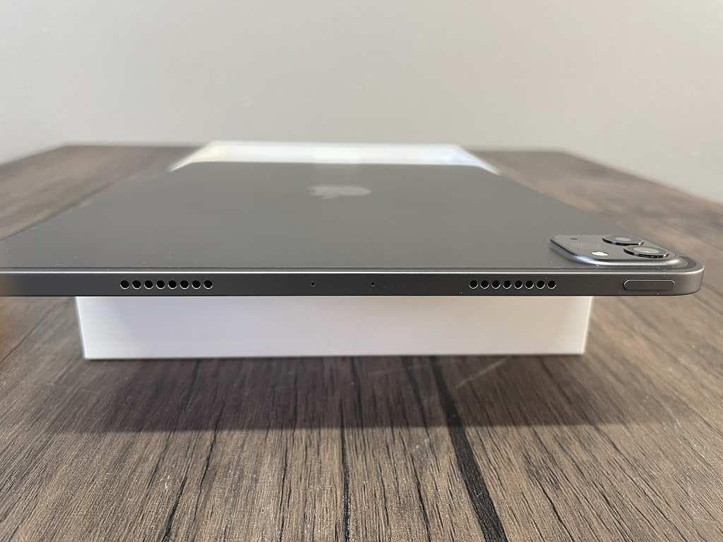 ②【美品】iPad Pro　11インチ　 第3世代　Wi-Fiモデル　128GB