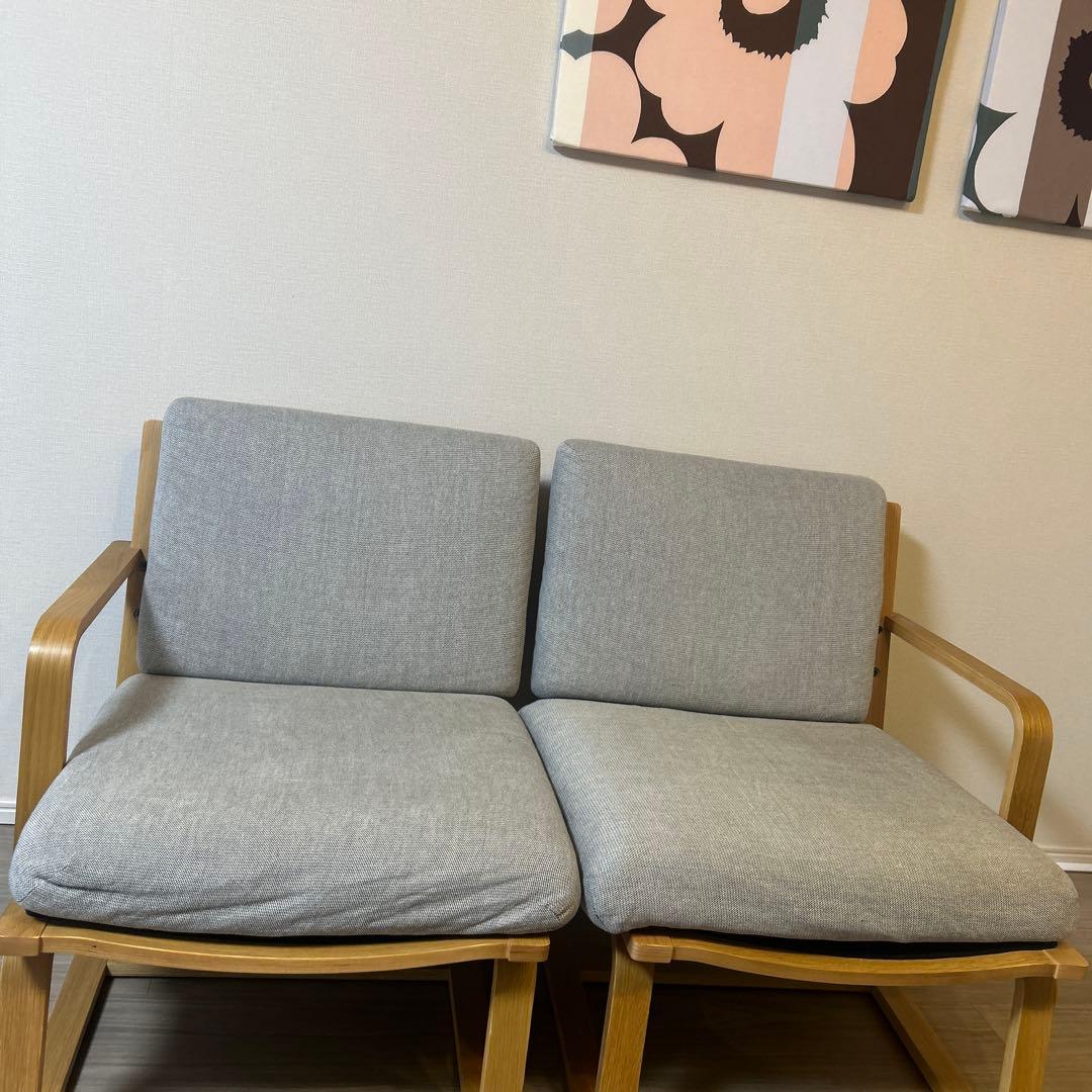 グレーのモダンダイニングチェア