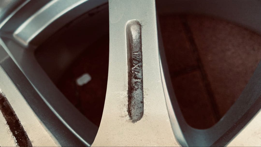 17インチ 7J PCD100 オフセット＋50 30プリウス50プリウスなど