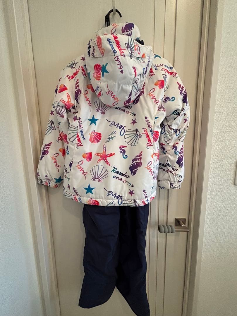 美品　キッズ　子ども用　スキーウェア 上下セット　140cm 女の子