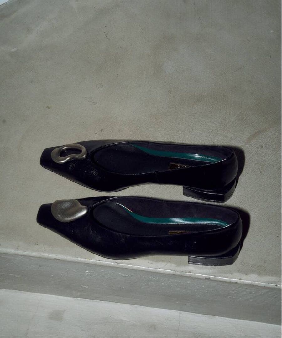 GRISE レザー ARTY オーナメントフラット ブラック24.5