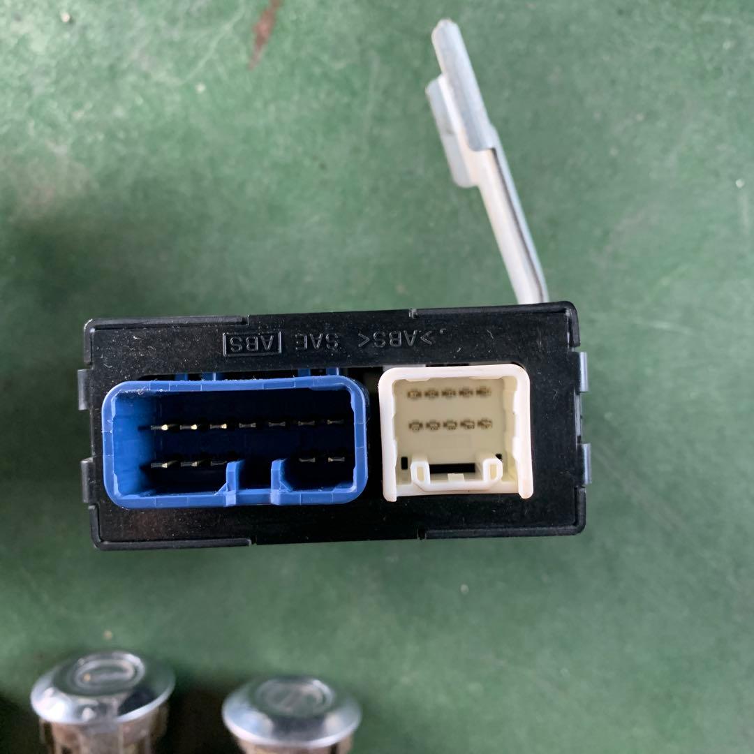 L700 ミラジーノ　キーシリンダー　キーレス　一台分