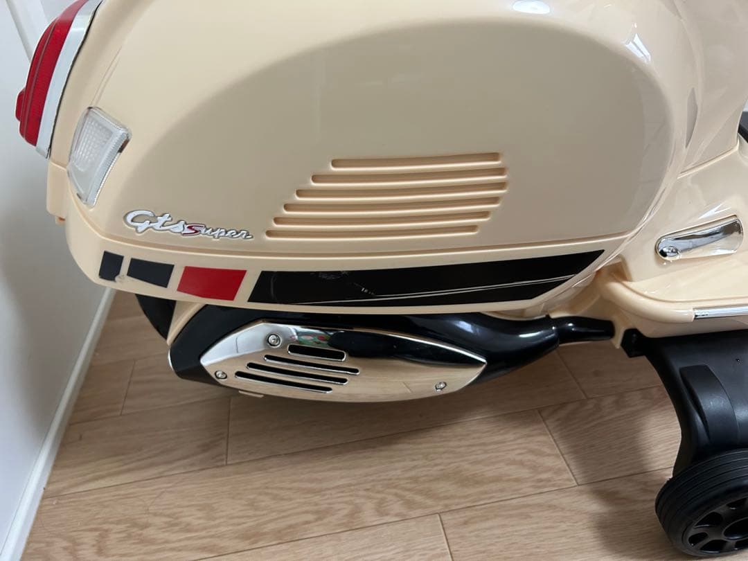 電動バイク ベスパ 子供用 乗用　補助輪付