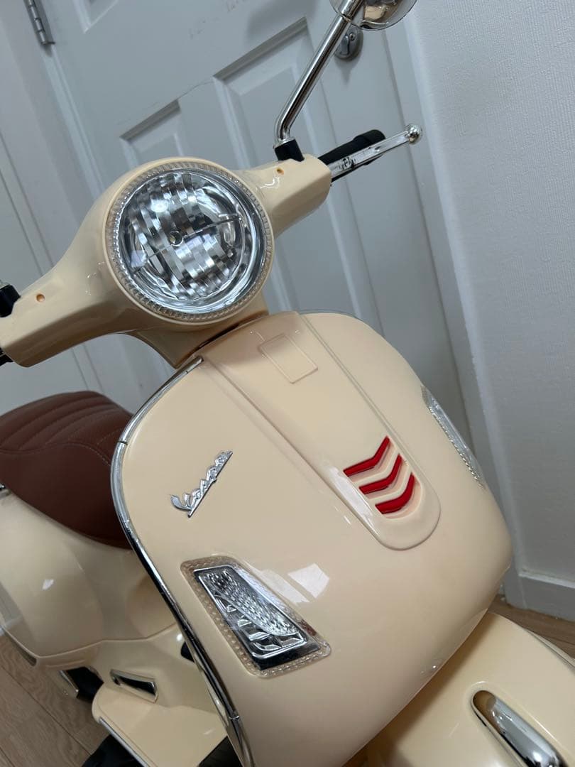 電動バイク ベスパ 子供用 乗用　補助輪付