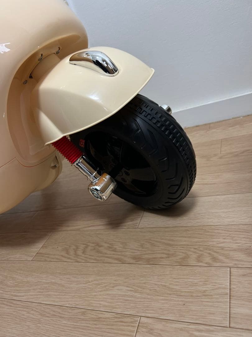 電動バイク ベスパ 子供用 乗用　補助輪付