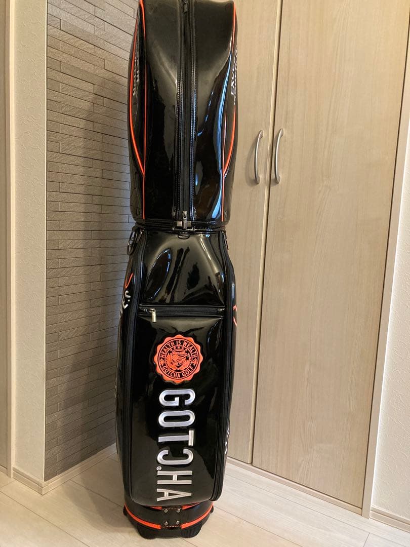 美品 GOTCHA ガッチャ ゴルフバッグ　キャディバッグ エナメルネオンカラー