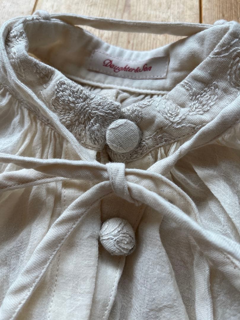 ドーターアンドサン　聖歌隊ワンピース