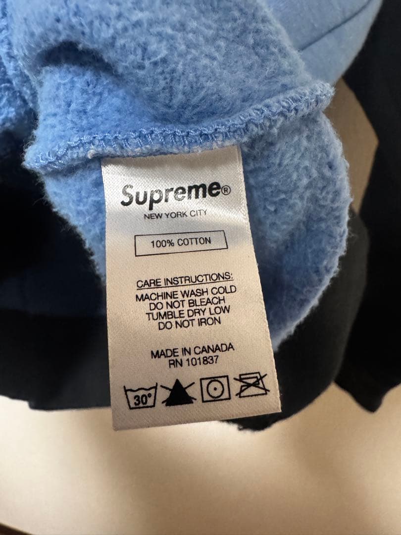 シュプリーム/ビッグ刺繍アーチロゴパーカー Sサイズ【コムドット】