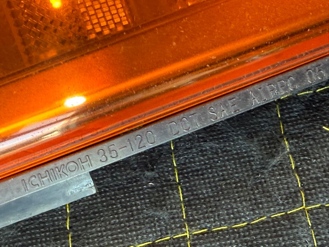 トヨタ　FJクルーザー US仕様　ウインカーレンズユニット 左右