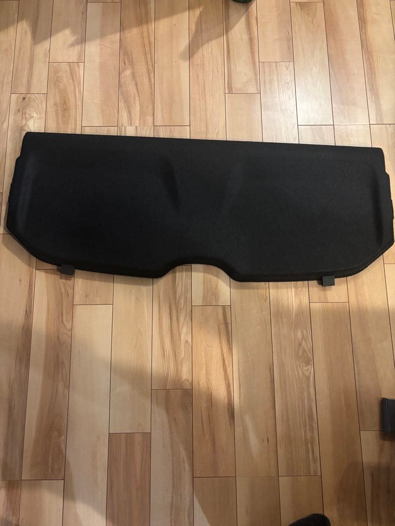 日産ノートオーラ　トノカバー