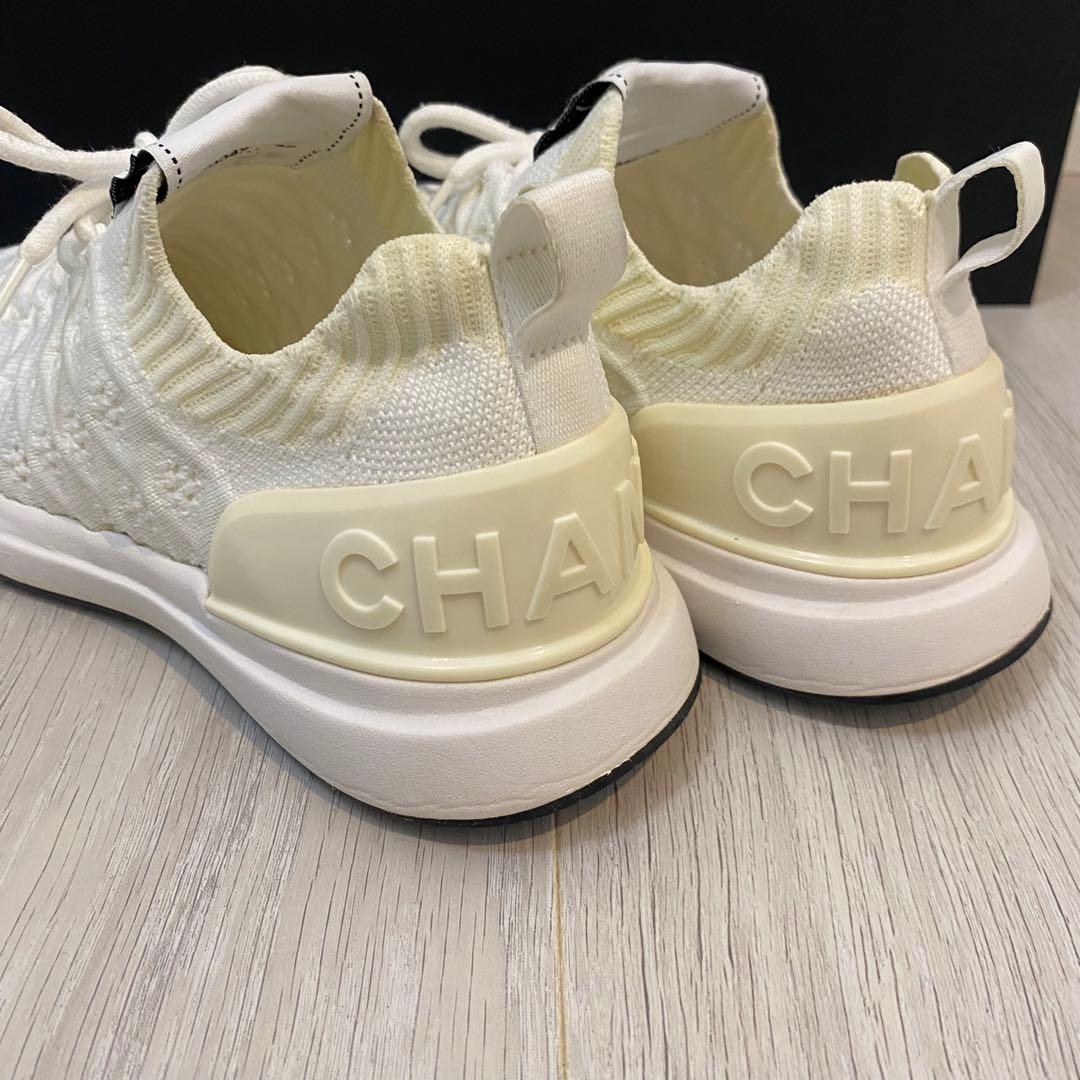CHANEL ホワイト スニーカー　22.5〜24