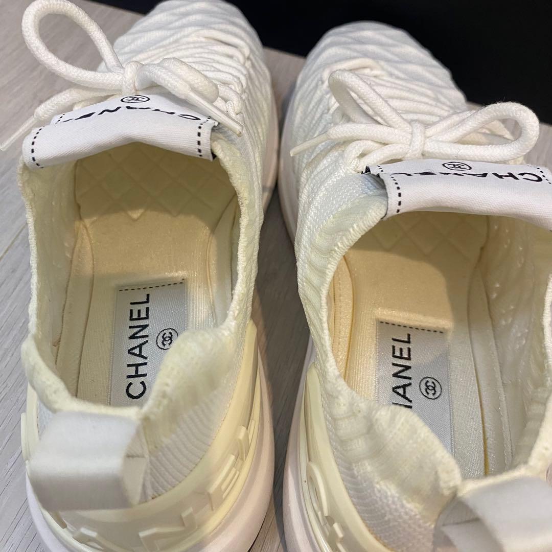 CHANEL ホワイト スニーカー　22.5〜24