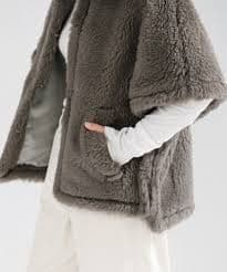 大人キュート♪ティッカTICCA　ウールファーポンチョ　グレー系