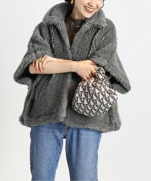 大人キュート♪ティッカTICCA　ウールファーポンチョ　グレー系