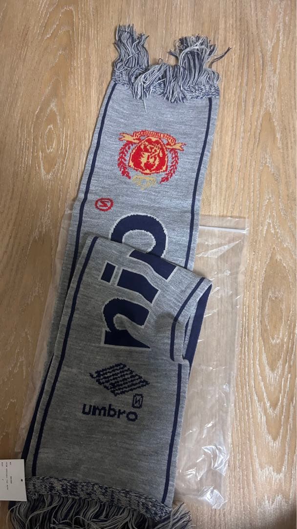 9090 ネイビー マフラー Umbroロゴ ネット完売品