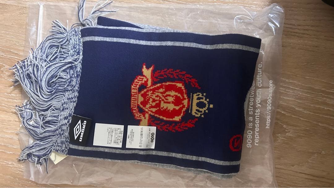 9090 ネイビー マフラー Umbroロゴ ネット完売品