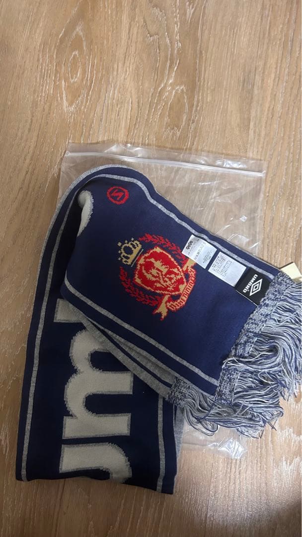 9090 ネイビー マフラー Umbroロゴ ネット完売品