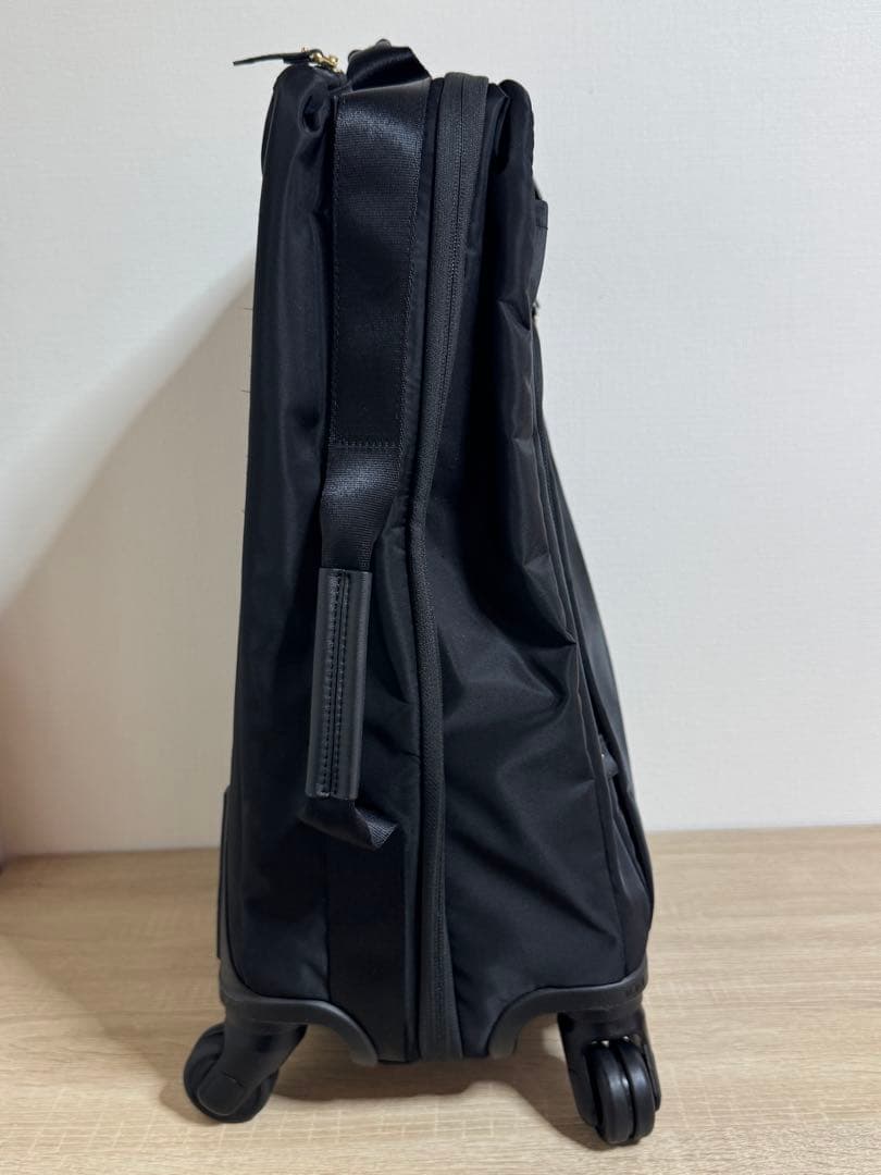 トゥミ TUMI TRES LEGER INTL CARRYON キャリーケース