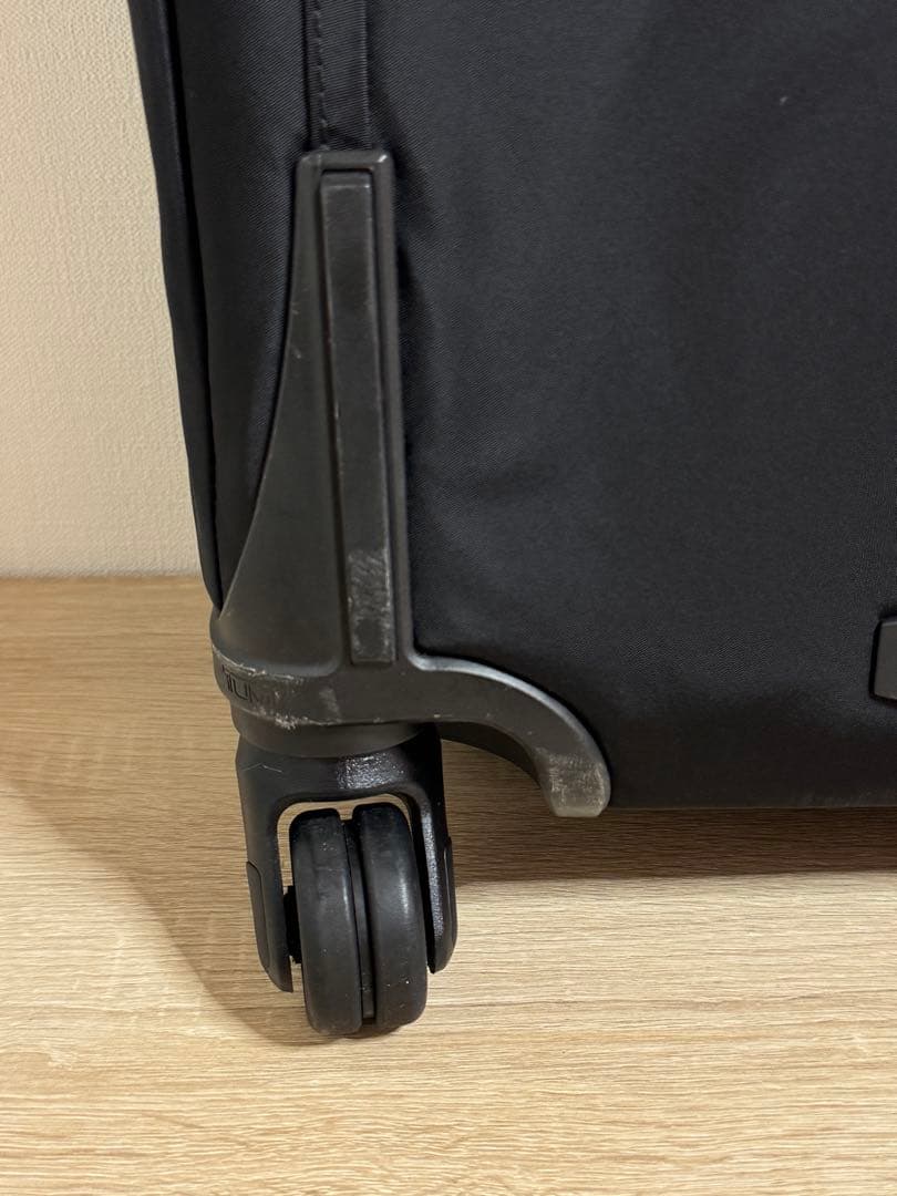 トゥミ TUMI TRES LEGER INTL CARRYON キャリーケース