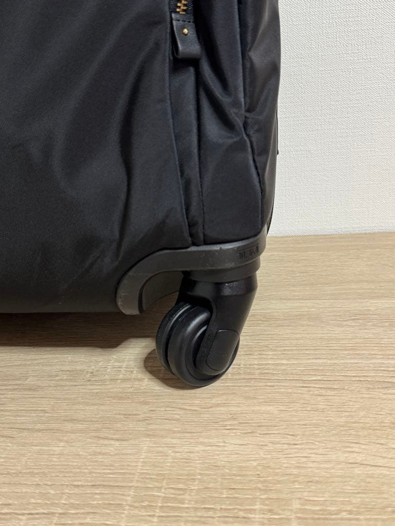 トゥミ TUMI TRES LEGER INTL CARRYON キャリーケース