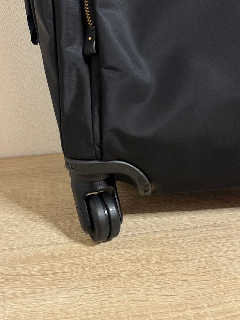 トゥミ TUMI TRES LEGER INTL CARRYON キャリーケース