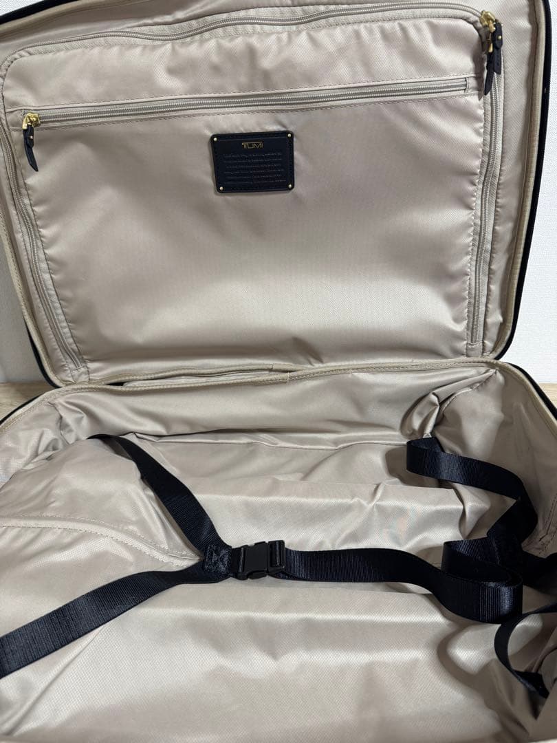 トゥミ TUMI TRES LEGER INTL CARRYON キャリーケース