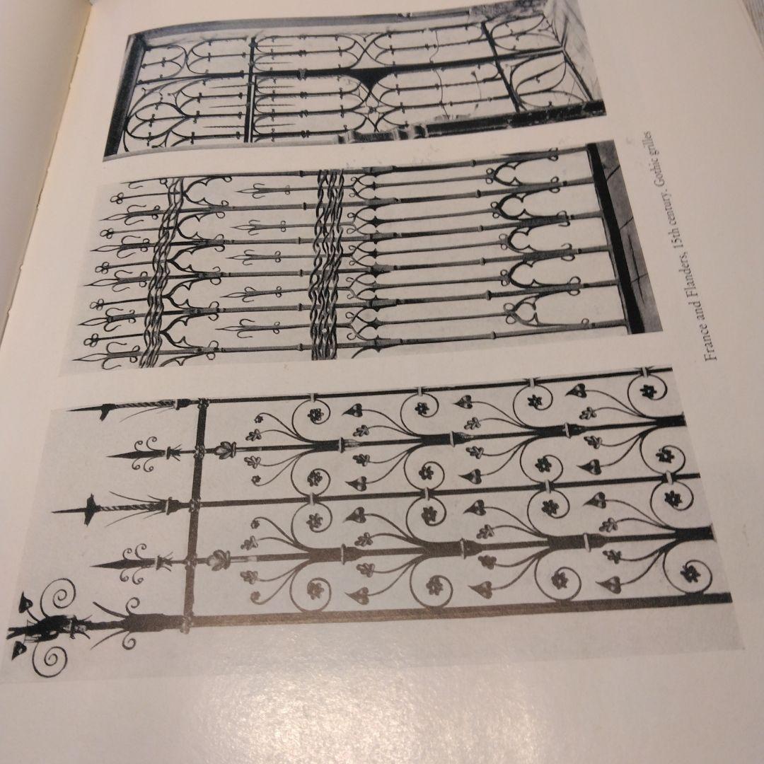 本　A  Handbook of wrougt  iron