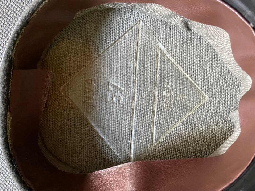 東ドイツ 制服 上下制帽のセット 兵科章付き