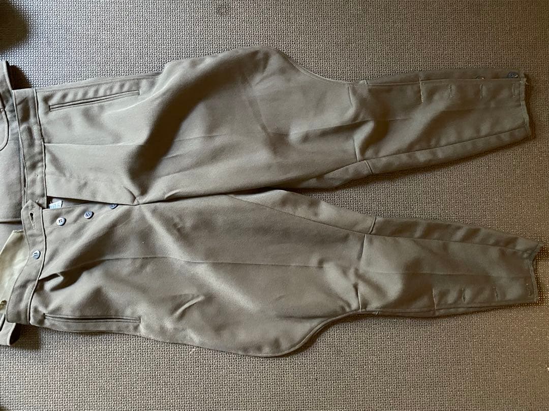 東ドイツ 制服 上下制帽のセット 兵科章付き