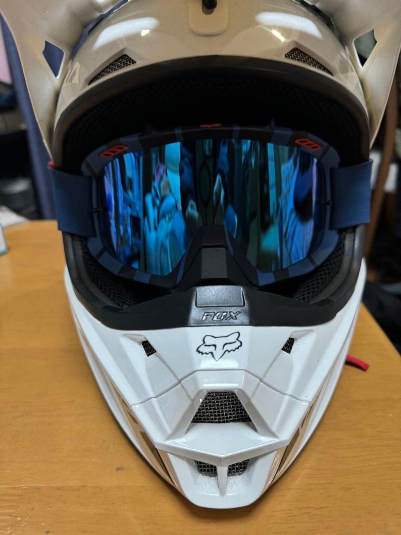 FOX V1 レース ヘルメット　ゴーグル付き　極上