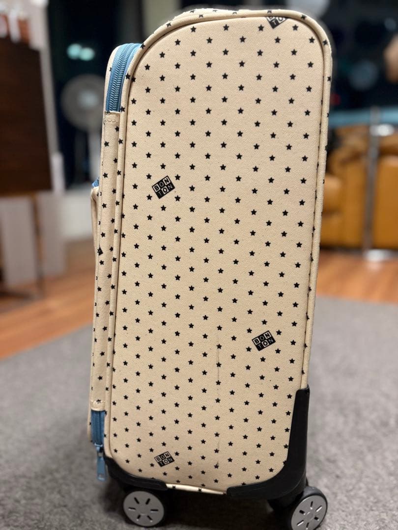 BONTON 星柄クリーム色キャリーケース