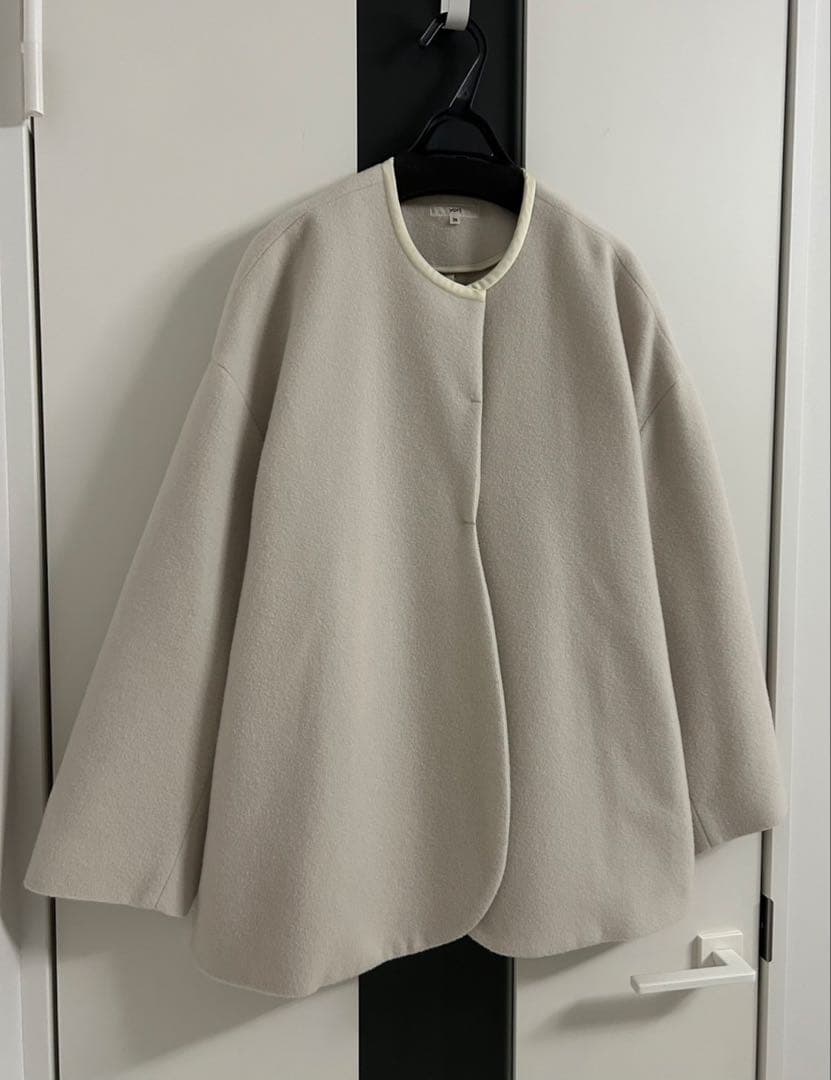 ヨリ ノーカラー アイボリー コクーン型 ウール コート