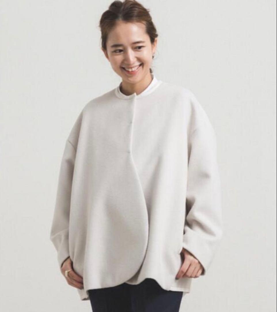 ヨリ ノーカラー アイボリー コクーン型 ウール コート