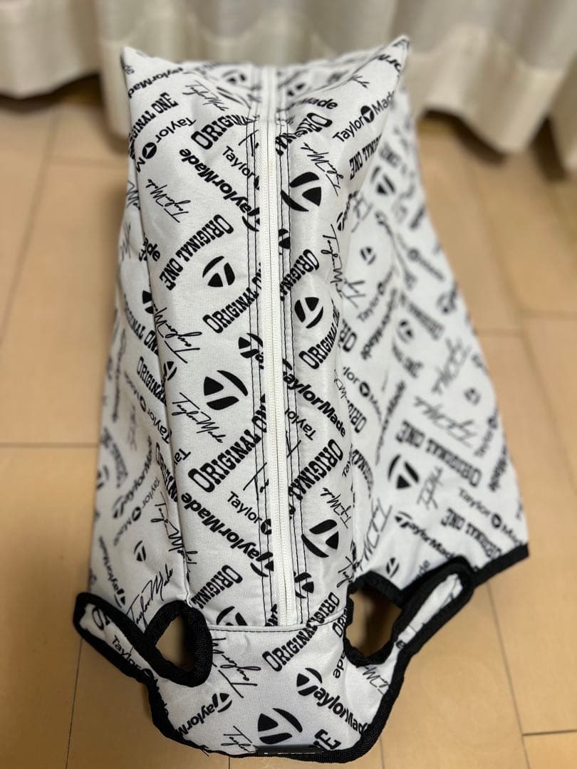 [土日週末特価！]TaylorMade キャディバッグ スタンド付き