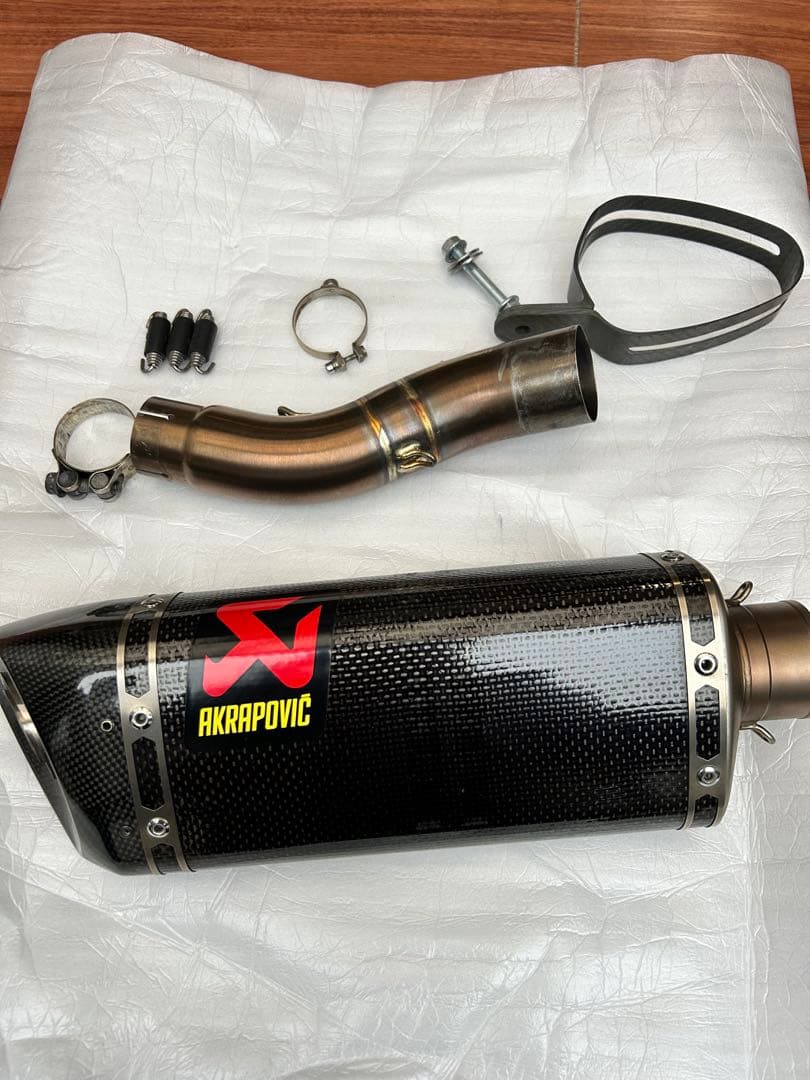 AKRAPOVIC カーボンマフラー　S-H2SO6-APC