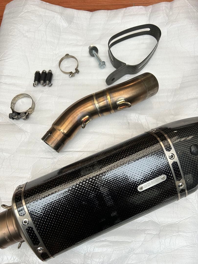 AKRAPOVIC カーボンマフラー　S-H2SO6-APC