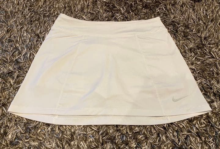専用❗️美品　ナイキゴルフ　スカート　白